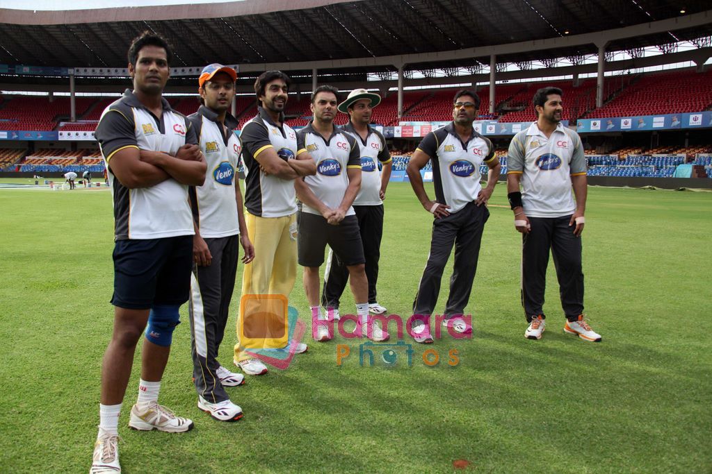 Mumbai Heroes practice match in Bangalore on 3rd June 2011 / Mumbai